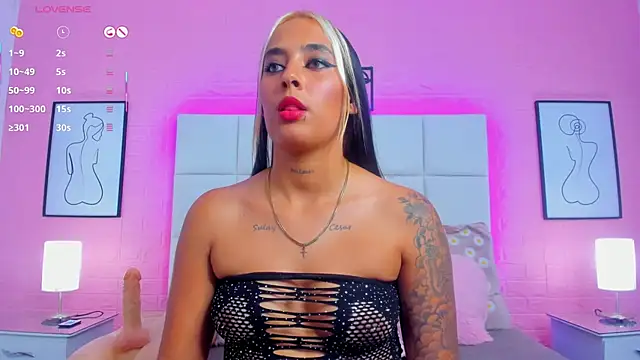 charlotte kisss online show from June 28, 2026, 1:00 am