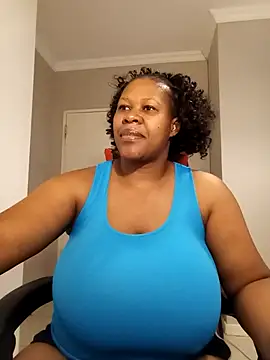 bustylisa1983 online show from February 25, 2025, 11:41 am