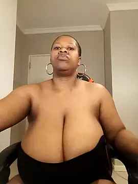 bustylisa1983 online show from September 13, 2025, 5:29 am