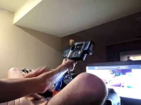 Snapshot of Travislovescum chatting on October 27, 2025, 12:53 pm Travislovescum online show from October 27, 2025, 12:53 pm