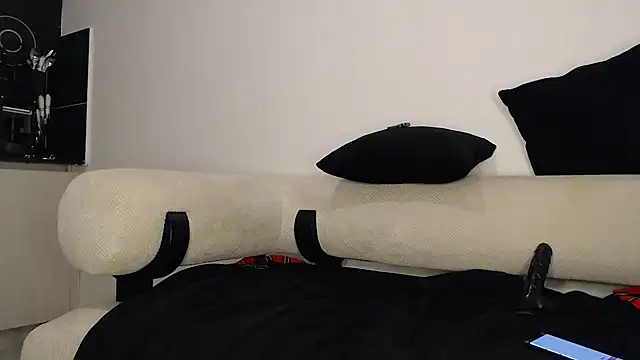 CurvyGlass online show from February 5, 2026, 12:48 am