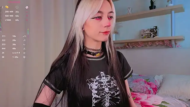 Snapshot of TristaRoht chatting on November 11, 2025, 3:12 pm TristaRoht online show from November 11, 2025, 3:12 pm