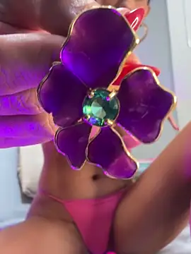 Snapshot of Mau_White chatting on January 9, 2025, 11:45 pm Mau White online show from January 9, 2025, 11:45 pm