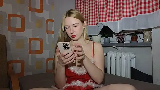 FREYA - online show from December 5, 2025, 3:30 pm