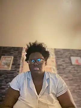 Snapshot of Yagurl__west chatting on November 19, 2025, 4:12 am Yagurl west online show from November 19, 2025, 4:12 am