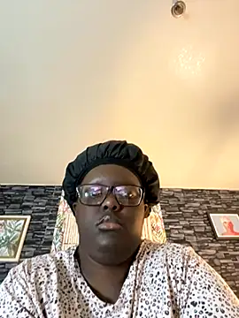 Snapshot of Yagurl__west chatting on November 24, 2025, 1:27 am Yagurl west online show from November 24, 2025, 1:27 am