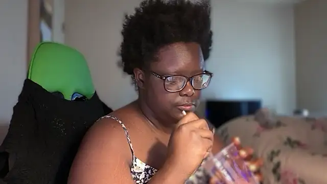 Snapshot of Yagurl__west chatting on January 10, 2026, 2:13 am Yagurl west online show from January 10, 2026, 2:13 am