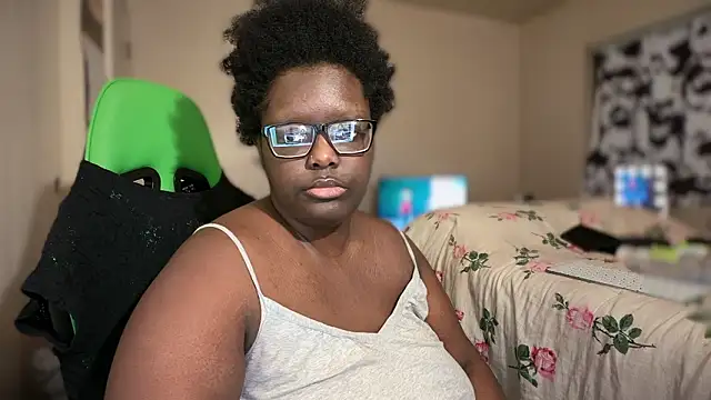 Snapshot of Yagurl__west chatting on January 14, 2026, 4:18 am Yagurl west online show from January 14, 2026, 4:18 am