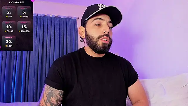 Snapshot of leo_thewolf_ chatting on October 18, 2025, 8:20 pm leo thewolf online show from October 18, 2025, 8:20 pm