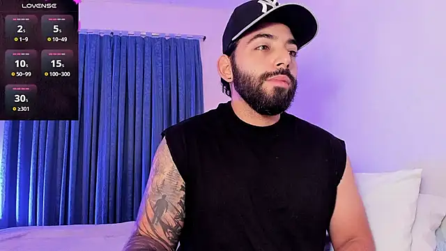 Snapshot of leo_thewolf_ chatting on November 13, 2025, 8:19 pm leo thewolf online show from November 13, 2025, 8:19 pm