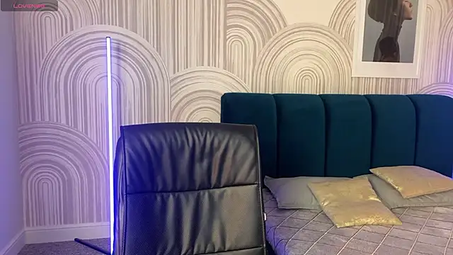 viviann evans online show from March 28, 2026, 1:05 am