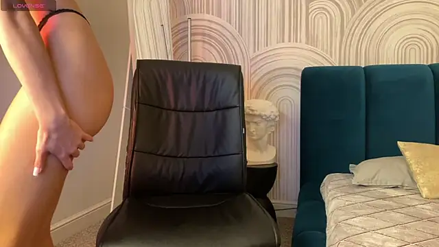 viviann evans online show from April 13, 2026, 1:11 am