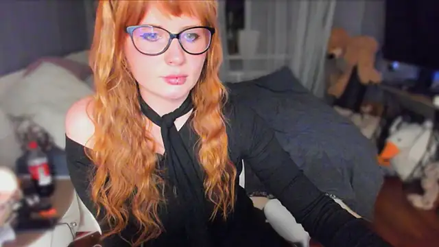 KlementinaBbG online show from December 14, 2025, 8:35 pm