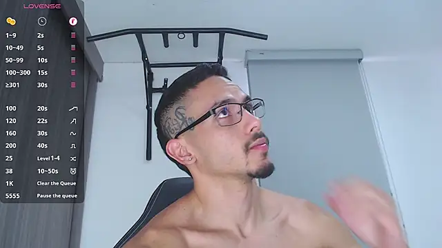 Snapshot of russthiago chatting on December 18, 2024, 3:44 pm russthiago online show from December 18, 2024, 3:44 pm