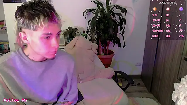 Snapshot of badeyes_crazygoat chatting on September 30, 2025, 11:26 am badeyes crazygoat online show from September 30, 2025, 11:26 am