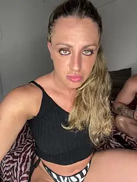 Snapshot of fitcouple1889 chatting on February 26, 2025, 11:26 pm fitcouple1889 online show from February 26, 2025, 11:26 pm