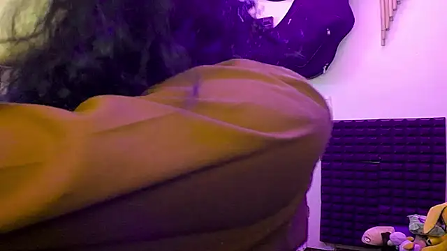 zoejhonny online show from December 19, 2025, 1:12 am