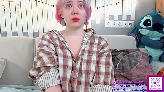   KawaiiYuki   online show from May 9, 2026, 3:45 am