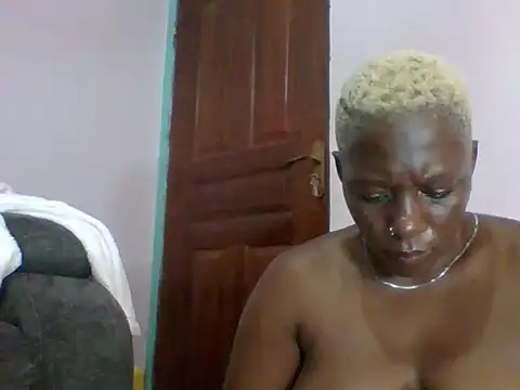 Snapshot of Poisonous_Ivy chatting on December 12, 2024, 11:50 am Poisonous Ivy online show from December 12, 2024, 11:50 am