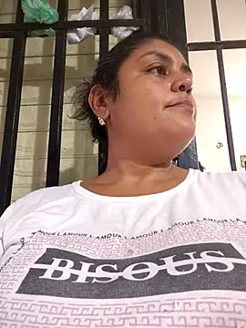 AlyDenalioficial online show from November 20, 2025, 9:58 pm