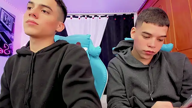 Snapshot of jake_and_joaquin chatting on December 8, 2024, 8:41 am jake and joaquin online show from December 8, 2024, 8:41 am