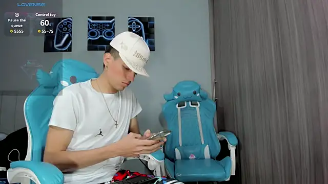 Snapshot of jake_and_joaquin chatting on October 6, 2025, 4:10 am jake and joaquin online show from October 6, 2025, 4:10 am