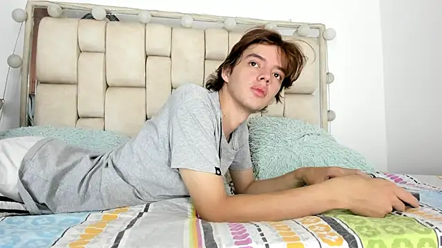 daniel hot03 online show from January 16, 2026, 1:26 pm