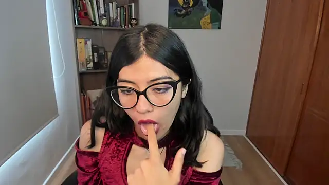 Snapshot of valerie__skyy chatting on December 15, 2025, 1:26 pm valerie skyy online show from December 15, 2025, 1:26 pm