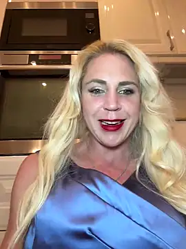 Snapshot of Kate-monroe chatting on March 4, 2025, 7:43 pm Kate-monroe online show from March 4, 2025, 7:43 pm