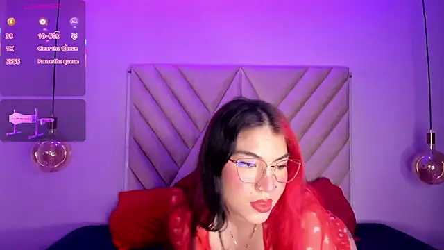 EmmaSwift  online show from October 27, 2025, 3:43 am