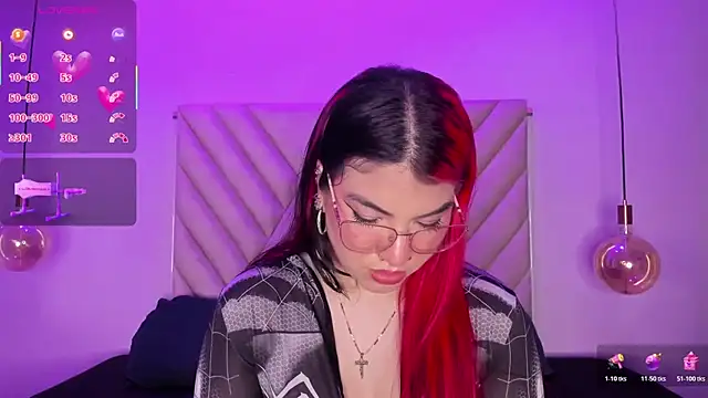 EmmaSwift  online show from October 29, 2025, 2:36 am