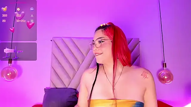 EmmaSwift  online show from February 11, 2026, 2:05 am