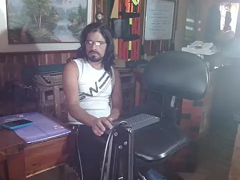 Dr Pocholate84 online show from March 18, 2026, 8:45 pm