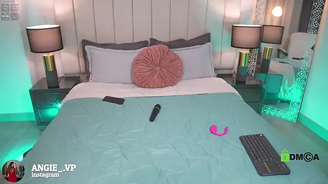 Snapshot of nicoletth18 chatting on March 12, 2026, 11:38 am nicoletth18 online show from March 12, 2026, 11:38 am