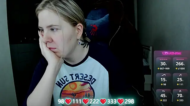 Olivia Munk online show from March 26, 2026, 3:56 am