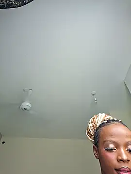 Snapshot of Kamdollie chatting on February 26, 2026, 9:30 am Kamdollie online show from February 26, 2026, 9:30 am