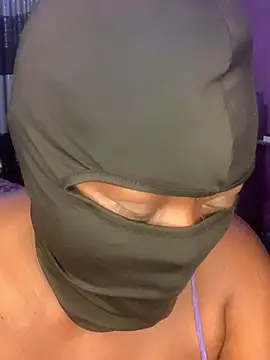 Snapshot of sweet1111 chatting on December 16, 2024, 11:18 pm sweet1111 online show from December 16, 2024, 11:18 pm