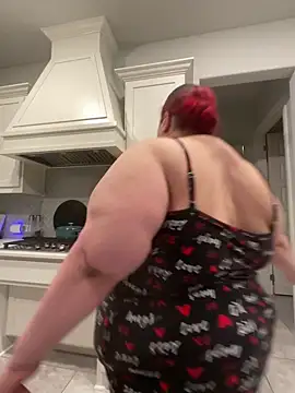 Snapshot of bbwredhead chatting on March 15, 2026, 5:02 am bbwredhead online show from March 15, 2026, 5:02 am