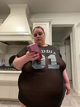 Snapshot of bbwredhead chatting on March 21, 2026, 3:22 am bbwredhead online show from March 21, 2026, 3:22 am