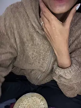 PARI Hun online show from December 28, 2024, 11:26 pm