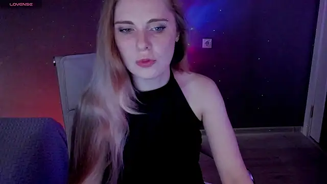 Snapshot of Aqualen chatting on November 19, 2025, 10:04 am Aqualen online show from November 19, 2025, 10:04 am