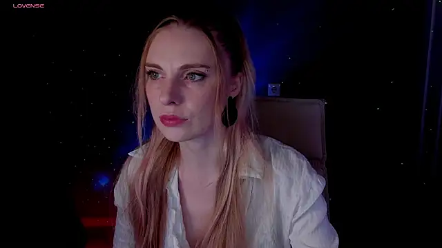 Snapshot of Aqualen chatting on November 20, 2025, 12:38 pm Aqualen online show from November 20, 2025, 12:38 pm