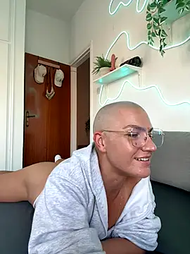 Snapshot of PaulinaSchubert1 chatting on November 10, 2025, 1:54 pm PaulinaSchubert1 online show from November 10, 2025, 1:54 pm