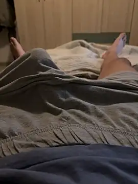 giovanni5281 online show from April 15, 2026, 7:26 am