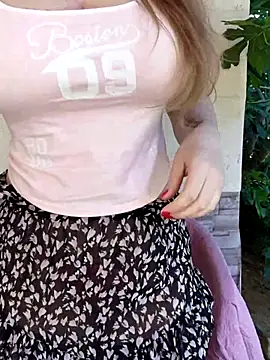 SexyMichellexo online show from May 18, 2026, 7:47 am