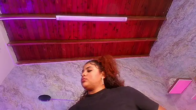 jones maddy  online show from October 29, 2025, 11:56 am