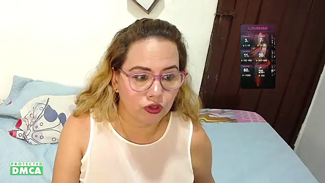 danielapalmer  online show from March 5, 2025, 5:08 pm