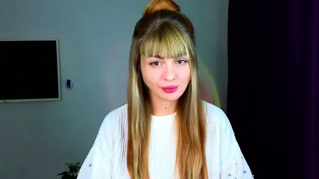  comefeelme  online show from November 21, 2025, 5:44 pm