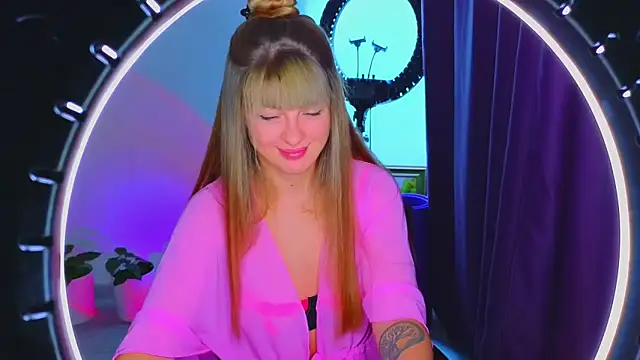  comefeelme  online show from November 27, 2025, 11:34 am