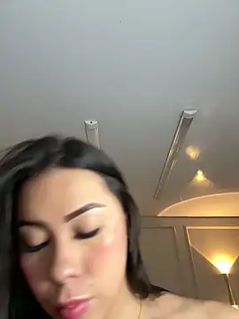 Snapshot of Miss_blue69 chatting on October 28, 2025, 1:42 am Miss blue69 online show from October 28, 2025, 1:42 am